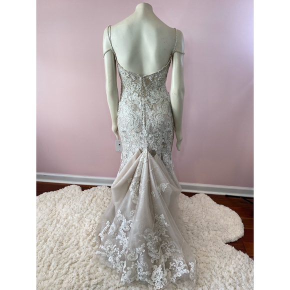Martina Liana Fit n Flare Ivory Beaded Vintage Lace Satin Tulle Gown Style 942 - Picture 11 of 17